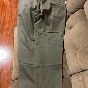 Dockers Men's Khaki Chinos